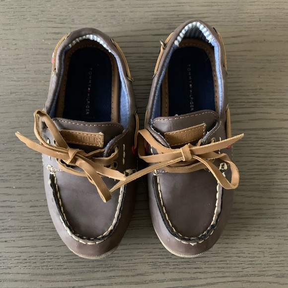 tommy hilfiger boys boat shoes